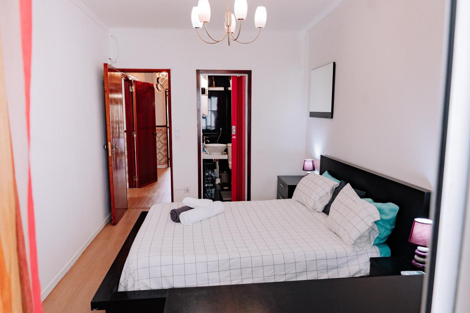 Family-Friendly And Cozy 3-Bedroom Accommodation In リスボン エクステリア 写真