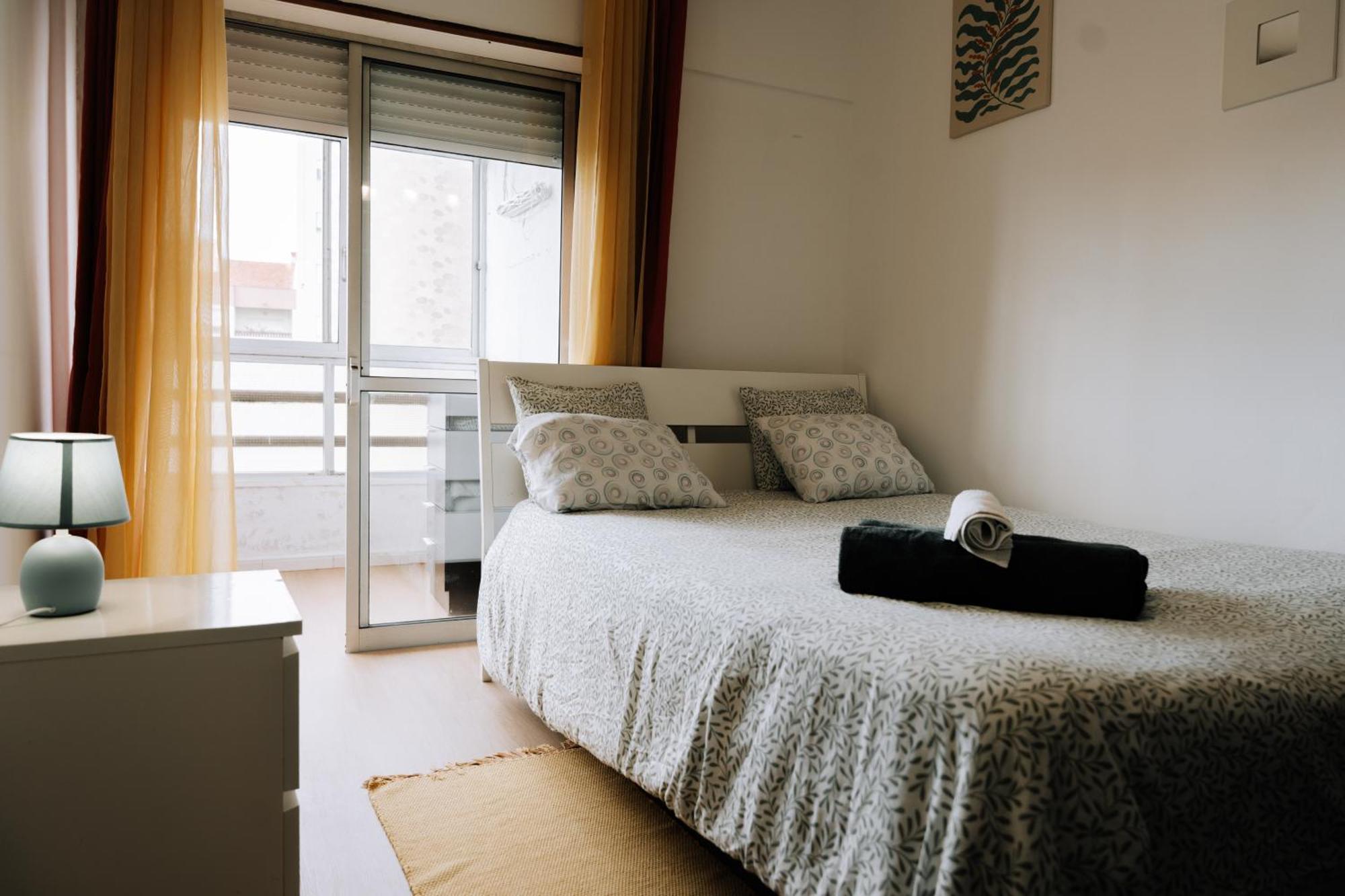 Family-Friendly And Cozy 3-Bedroom Accommodation In リスボン エクステリア 写真